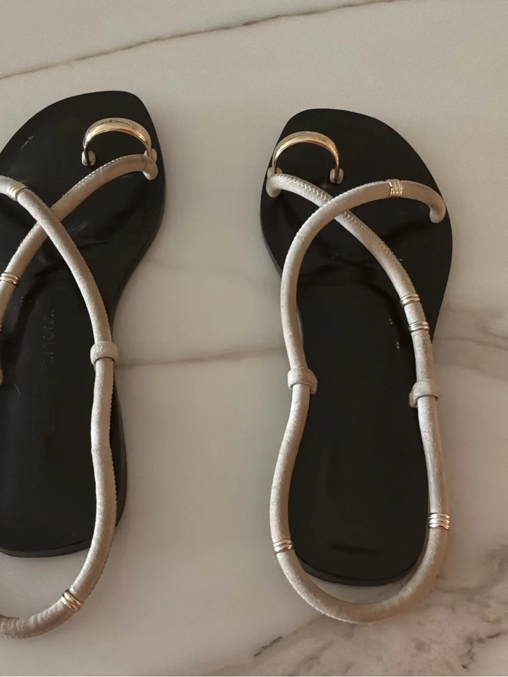 Laurie Bijoux Cream Leather Strappy Toe-Ring Flats